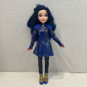 DISNEY DESCENDANTS 2 Evie Barbie doll isle of the lost rare
